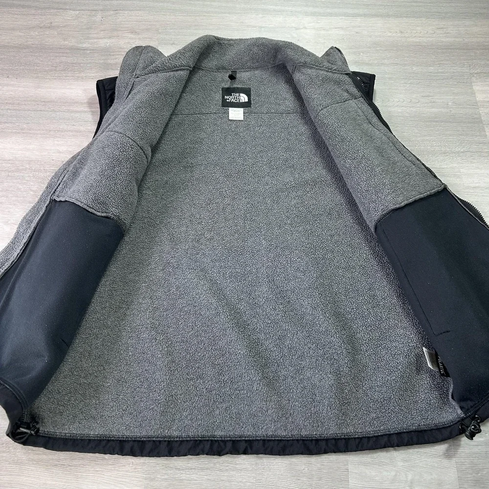 The North Face Vest Mens XL Gray Black Fleece Full Zip‎ Polartec Hiking Outdoor